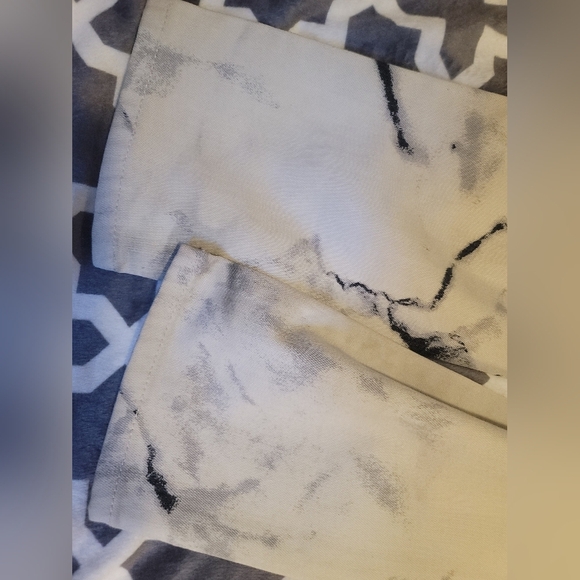 RARE! Black Orchid White Printed Billie Zipper Jeans - Picture 10 of 11